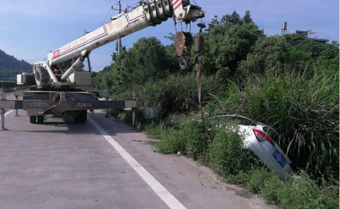 遵义重载吊车救援 遵义重载吊车救援